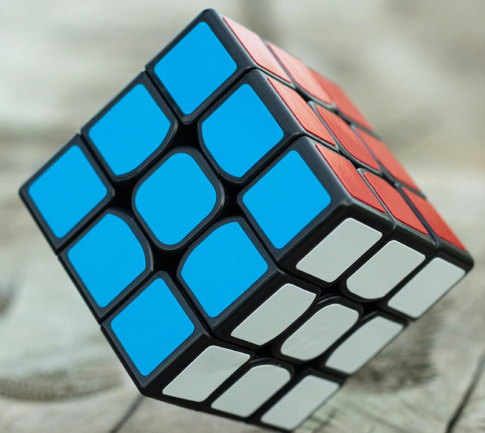 Mastering Inductive Reasoning in Android Programming